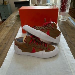 Pre-owned Sacai x Nike blazer low in British tan / university red. Men’s 11.5